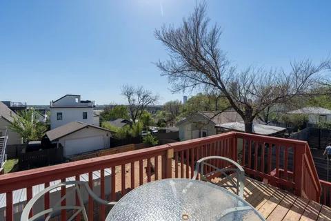 $899,000 | 2003 East 9th Street, Austin, TX 78702