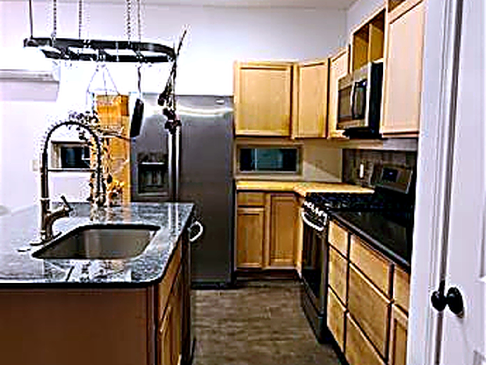 2003 East 9th Street Austin, TX 78702 - Photo 4 of 11