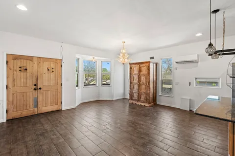 $899,000 | 2003 East 9th Street, Austin, TX 78702