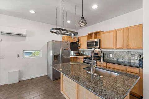 $899,000 | 2003 East 9th Street, Austin, TX 78702