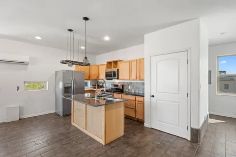 $899,000 | 2003 East 9th Street, Austin, TX 78702