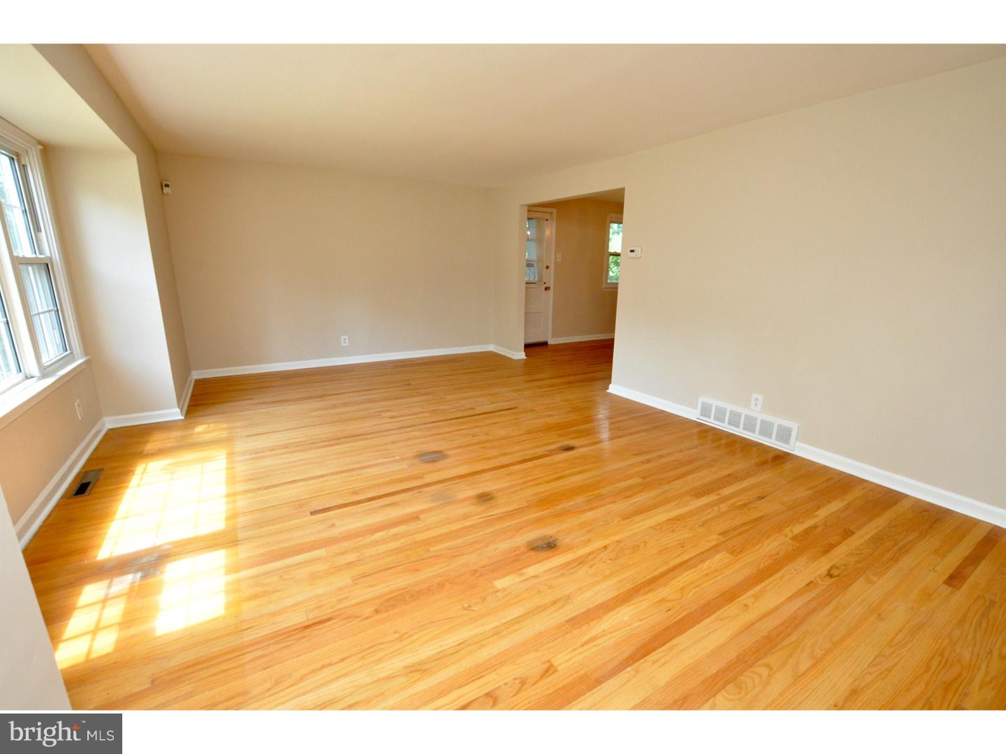11 Ridgewood Avenue Delran, NJ 08075 - Photo 3 of 24 Gallery Image 3