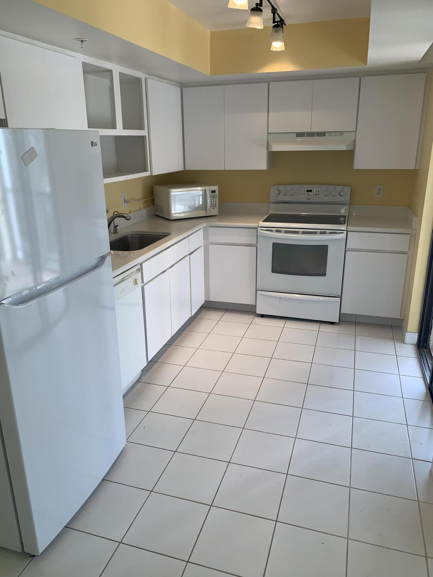 7768 Lakeside Boulevard, Unit 544 Boca Raton, FL 33434 - Photo 13 of 33 1 (13)
