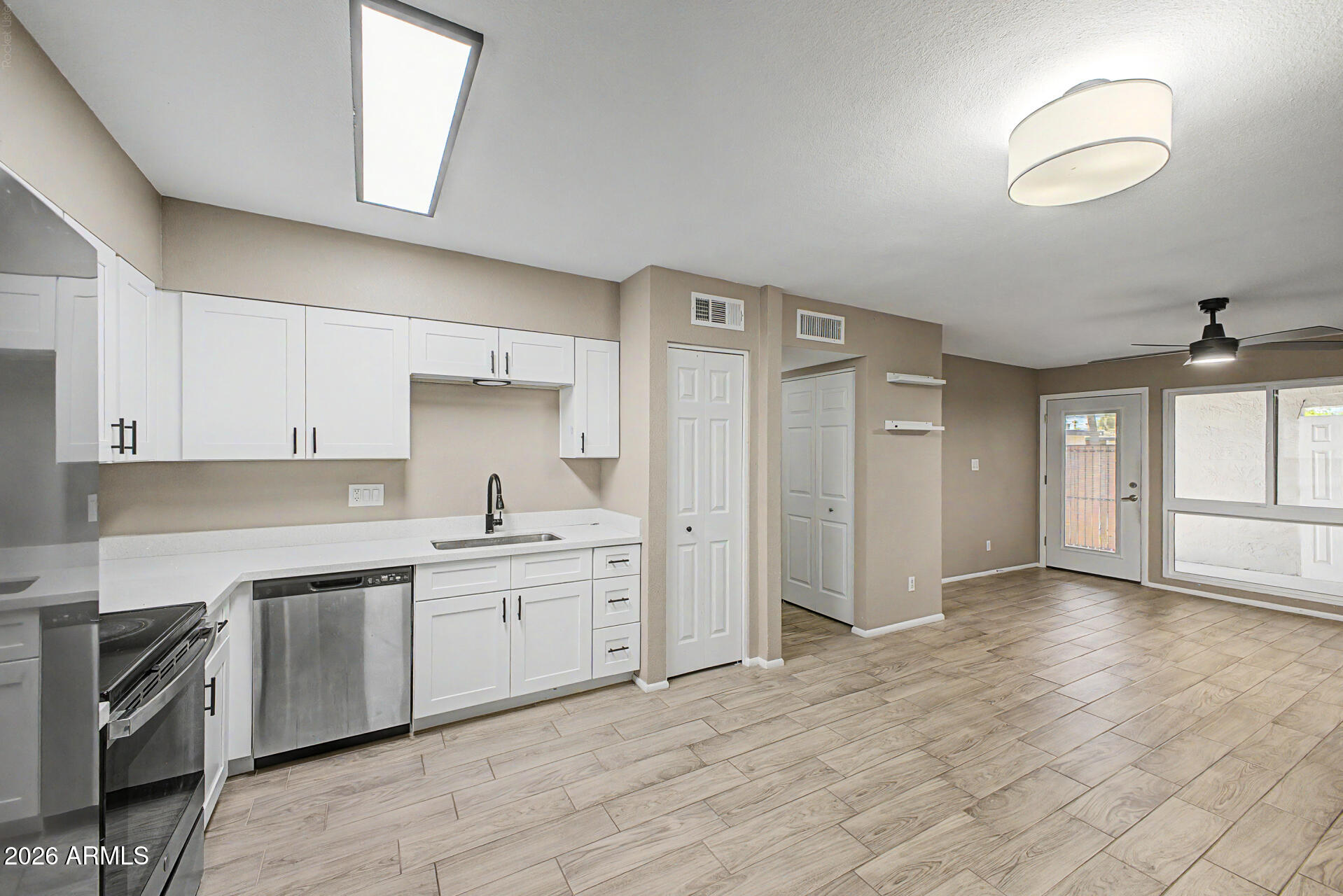830 South Dobson Road, Unit 21 Mesa, AZ 85202 - Photo 10 of 21 10 - Dobson