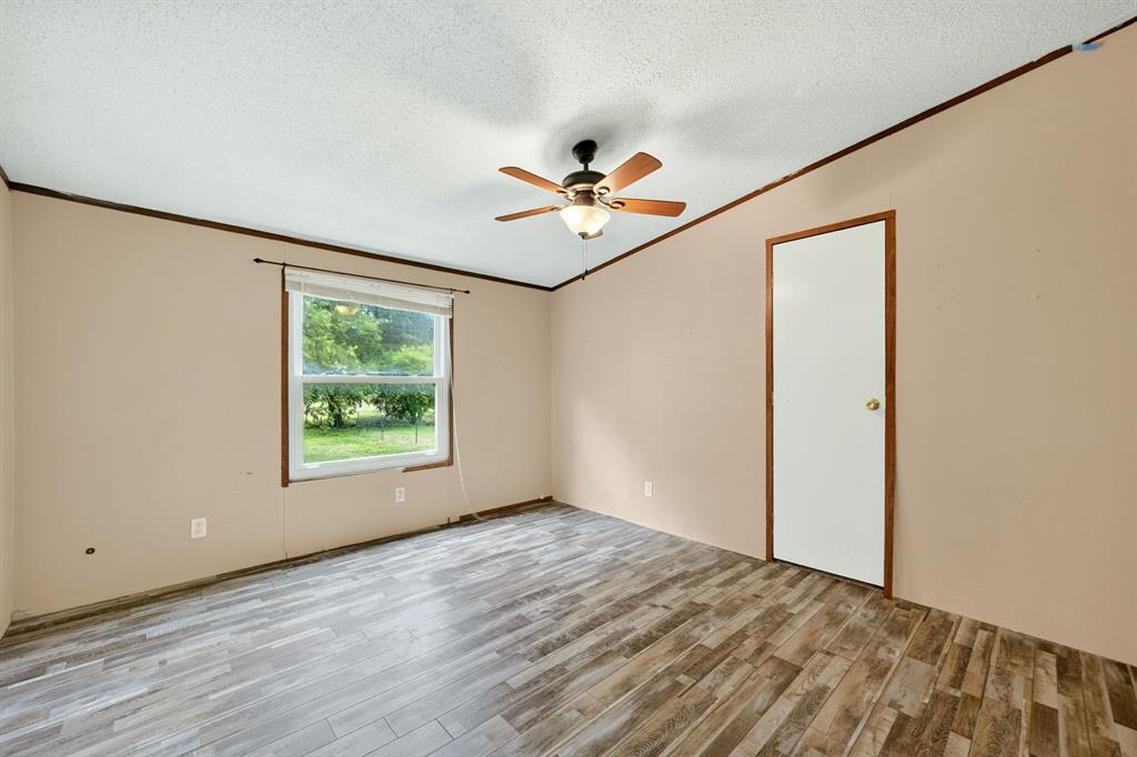 929 West Sterrett Road Waxahachie, TX 75167 - Photo 12 of 40