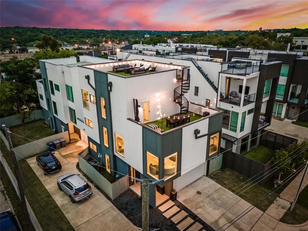 1002 Mobile Street, Unit 1 Dallas, TX 75208 - Photo 2 of 34 Drone / aerial view