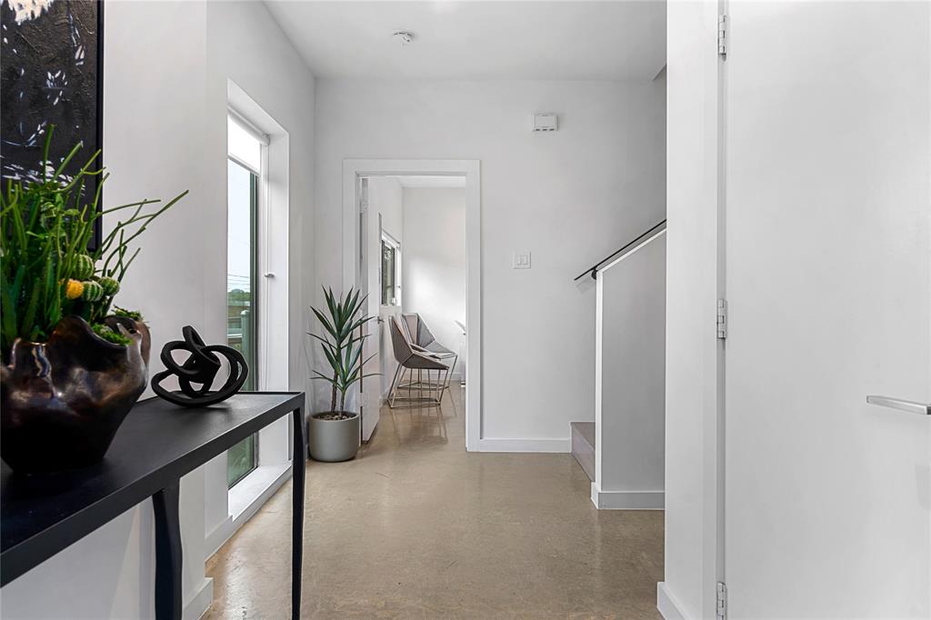 1002 Mobile Street, Unit 1 Dallas, TX 75208 - Photo 5 of 34 Corridor with concrete floors