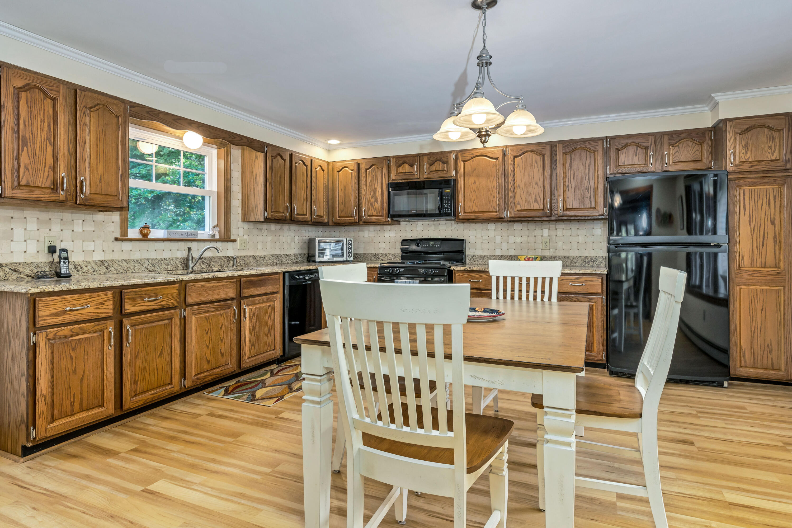 84 Old Fields Road Sandwich, MA 02563 - Photo 19 of 57 84OldLR-21