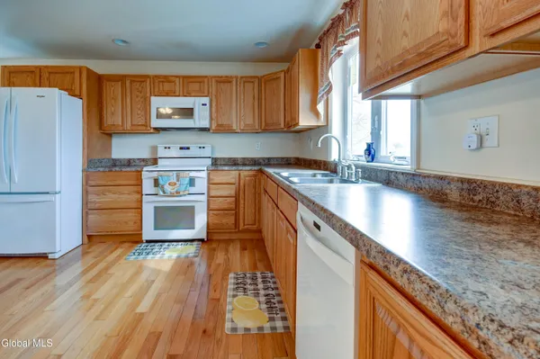 $615,000 | 431 Fredericks Street, Canajoharie, NY 13317