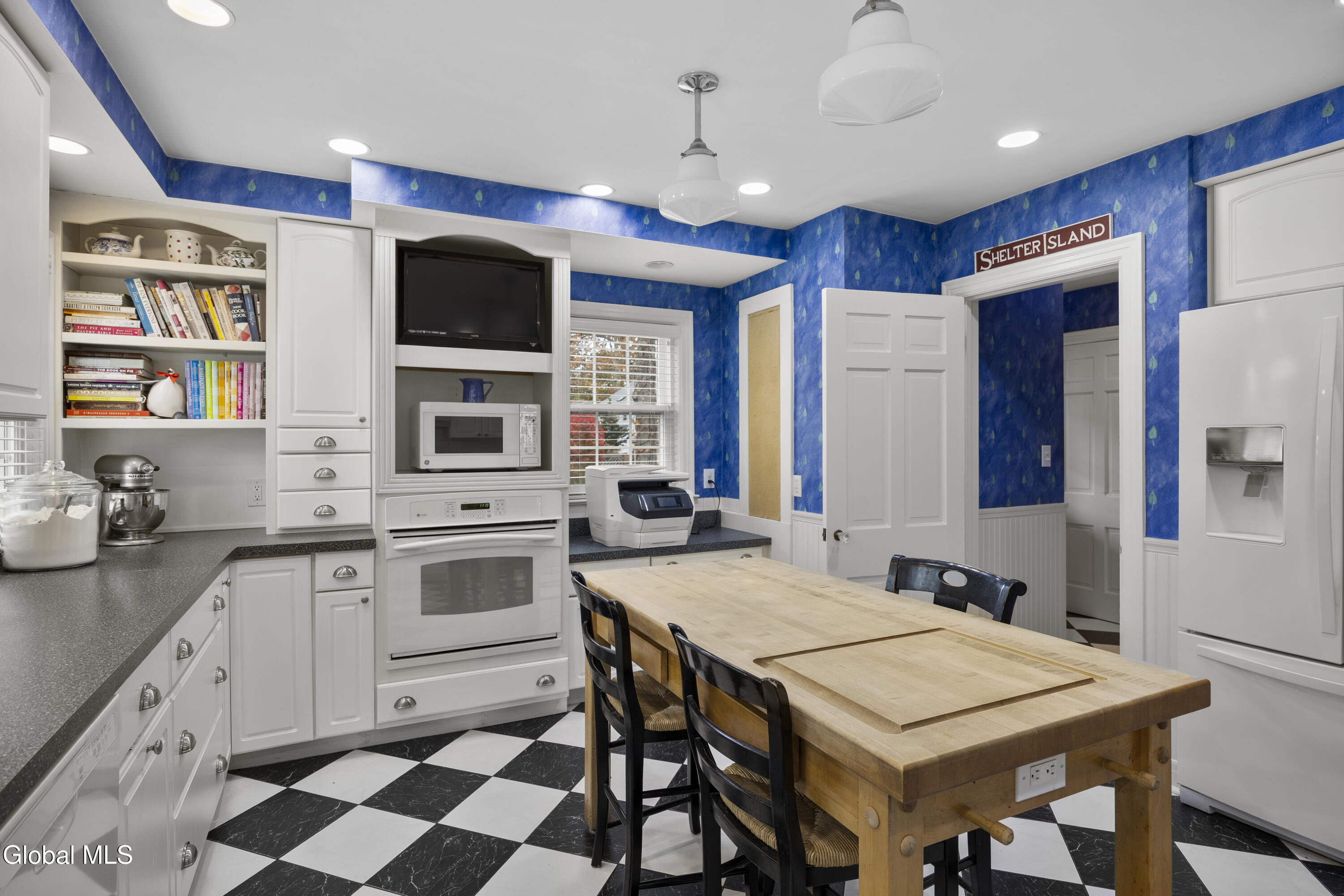 21 Roweland Avenue Bethlehem, NY 12054 - Photo 19 of 42 20