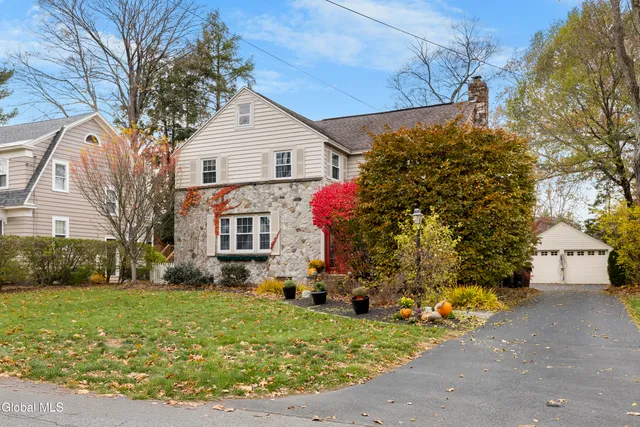 $479,000 | 21 Roweland Avenue, Bethlehem, NY 12054