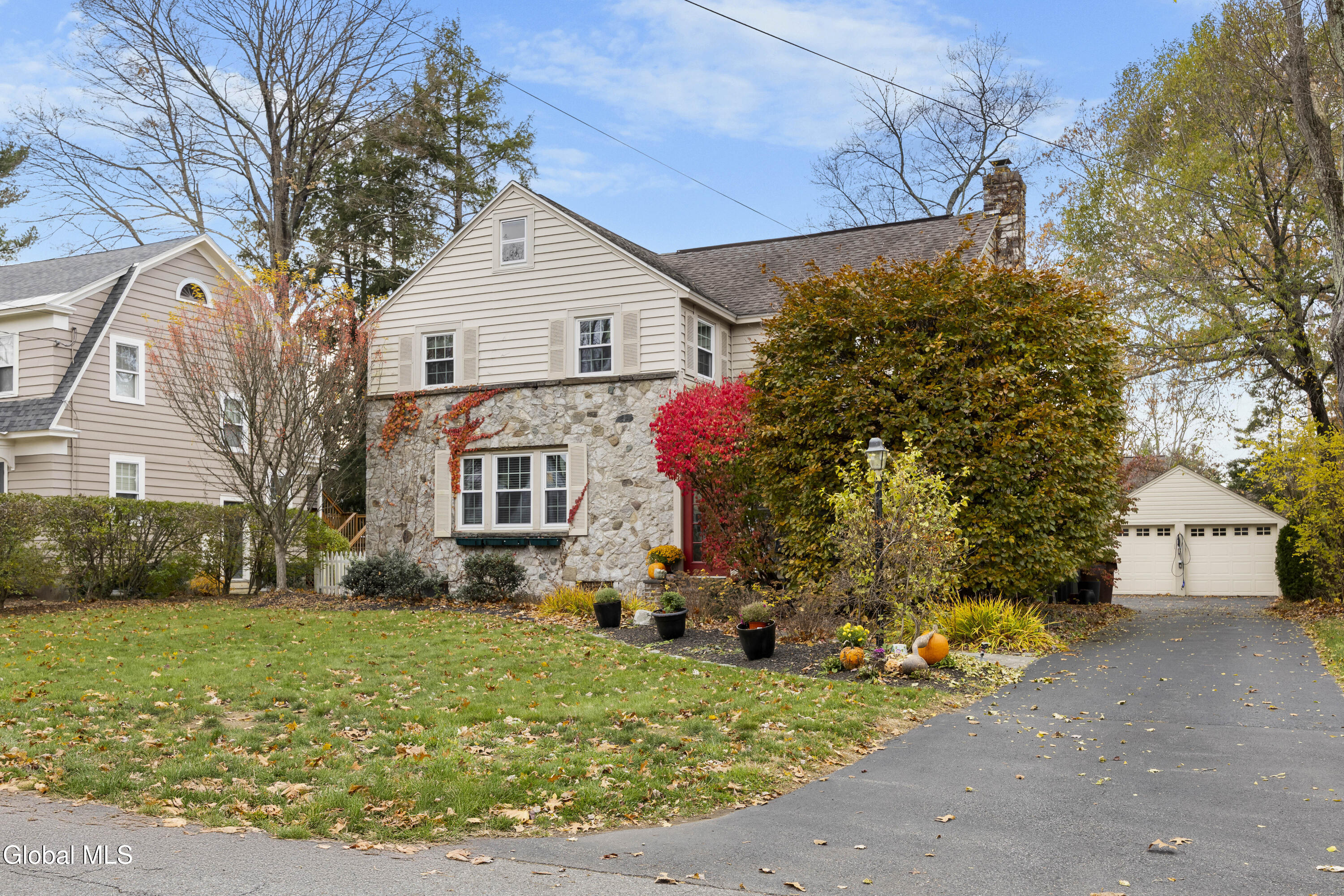 21 Roweland Avenue Bethlehem, NY 12054 - Photo 3 of 42 3