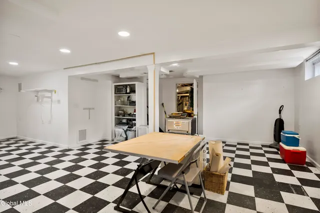 $479,000 | 21 Roweland Avenue, Bethlehem, NY 12054