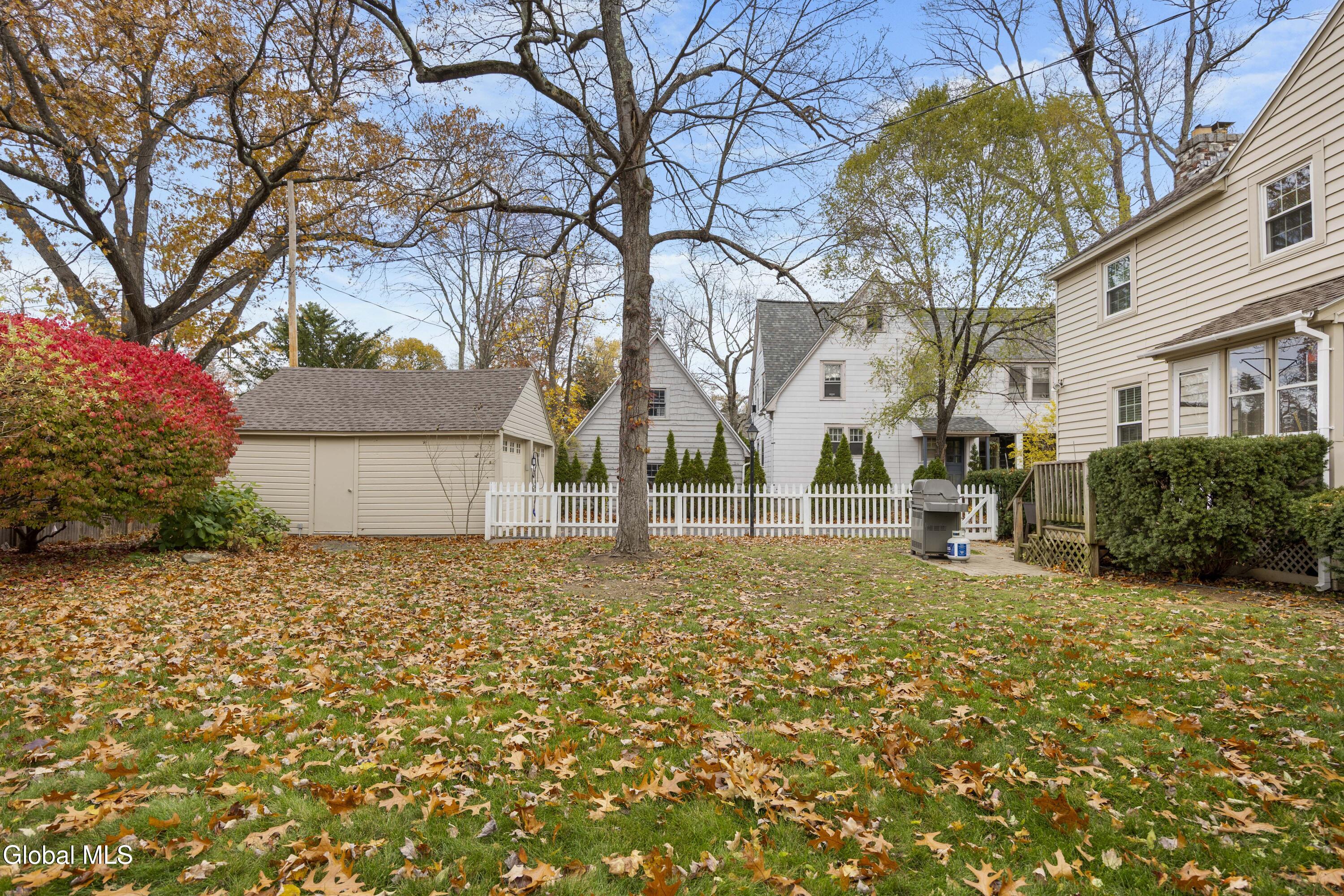 21 Roweland Avenue Bethlehem, NY 12054 - Photo 40 of 42 41