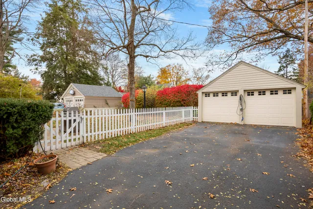 $479,000 | 21 Roweland Avenue, Bethlehem, NY 12054