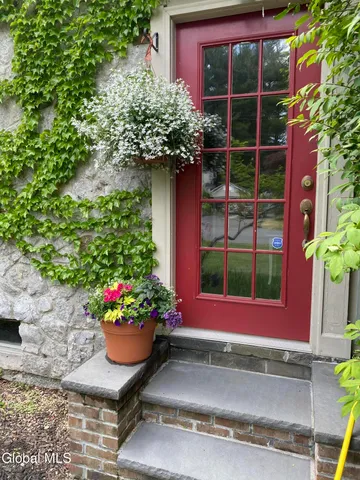 $479,000 | 21 Roweland Avenue, Bethlehem, NY 12054