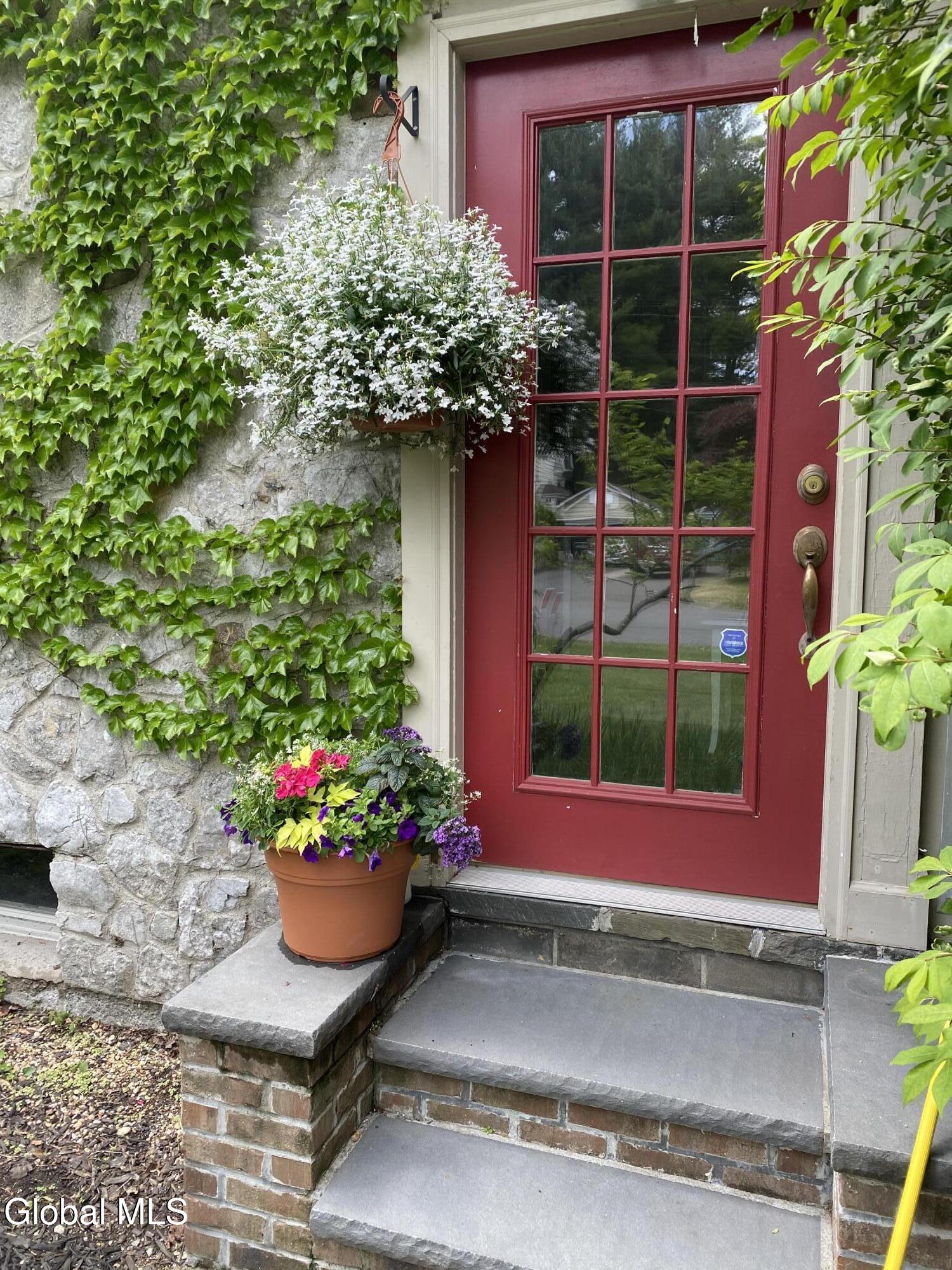 21 Roweland Avenue Bethlehem, NY 12054 - Photo 5 of 42 Front door