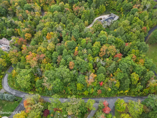 $150,000 | 230 Chanterwood Road, Lee, MA 01238