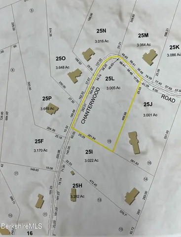 $150,000 | 230 Chanterwood Road, Lee, MA 01238