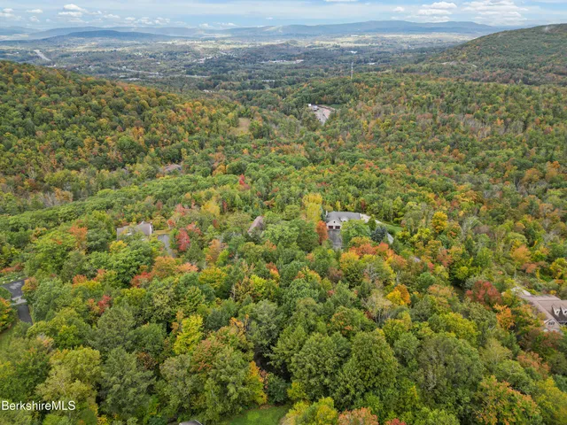 $150,000 | 230 Chanterwood Road, Lee, MA 01238