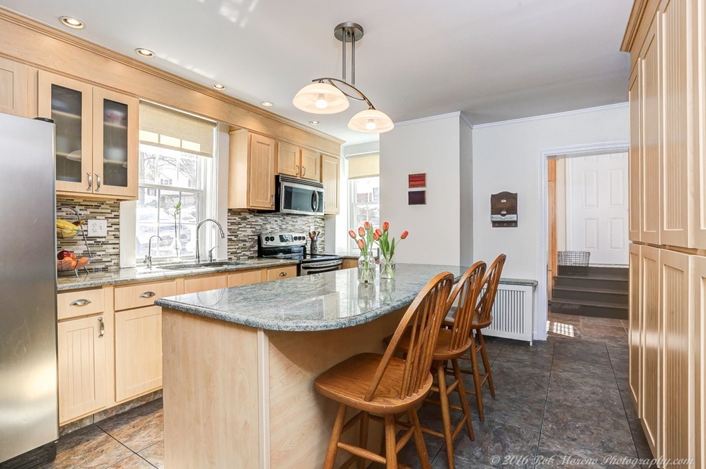 26 Shawsheen Road Andover, MA 01810 - Photo 3 of 27 Gallery Image 3