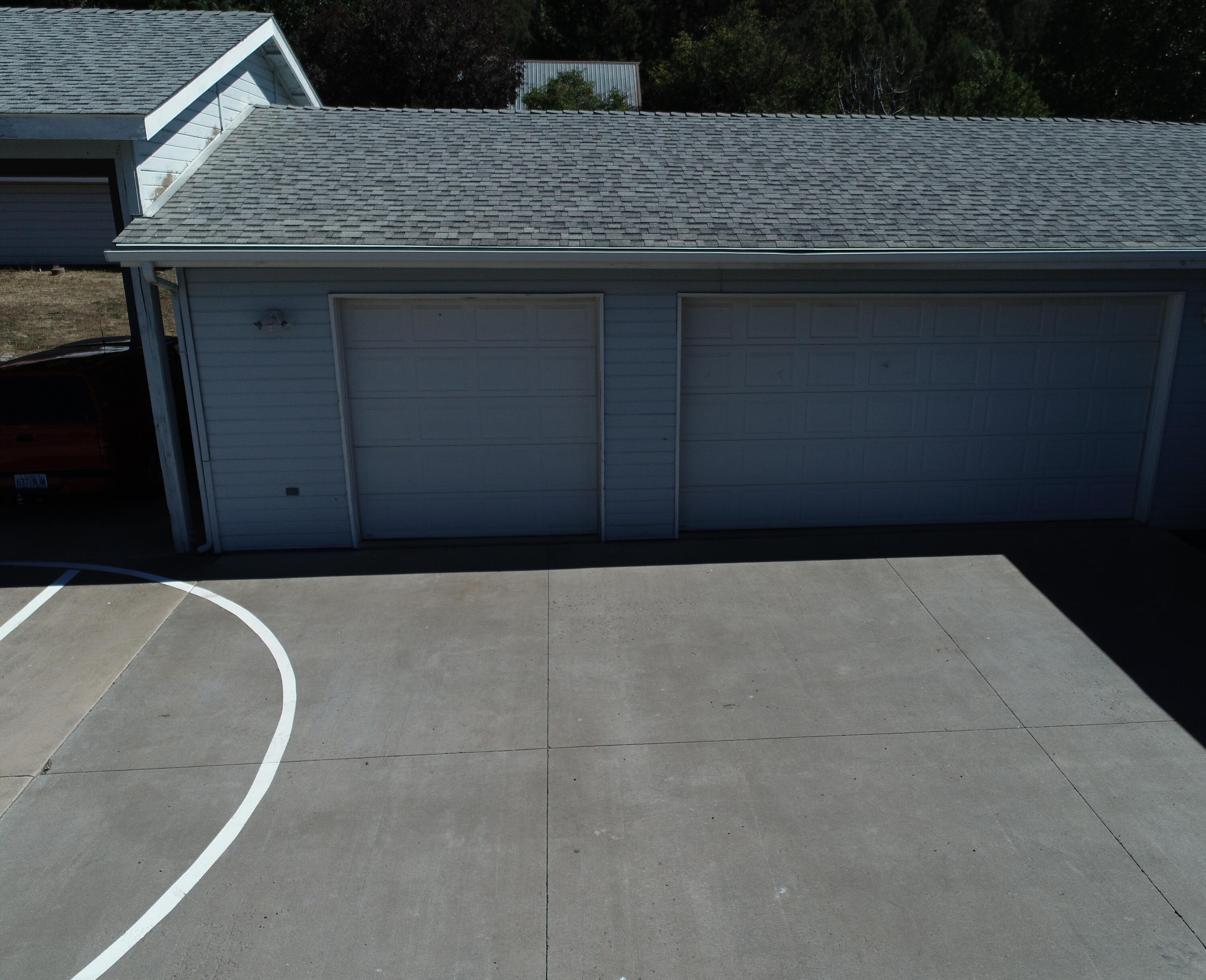 14923 Clover Creek Road Klamath Falls, OR 97601 - Photo 11 of 46 3 car garage
