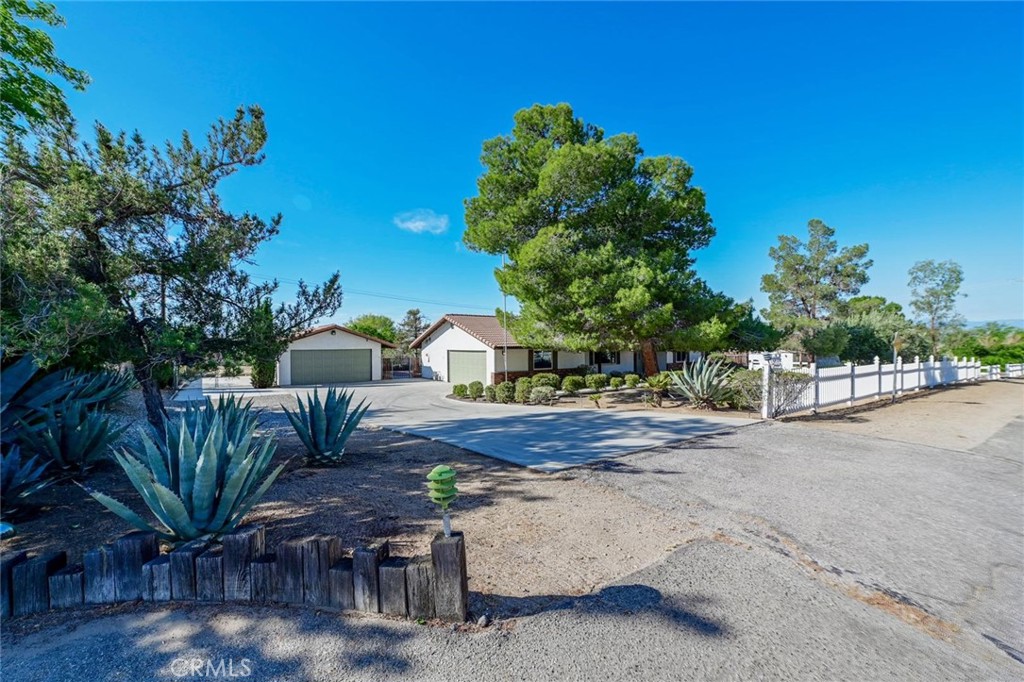 16385 Nosoni Road Apple Valley, CA 92307 - Photo 1 of 1 Front