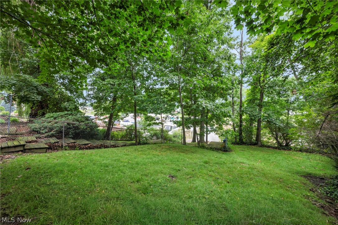 7282 Pinehill Road Painesville, OH 44077 - Photo 8 of 48