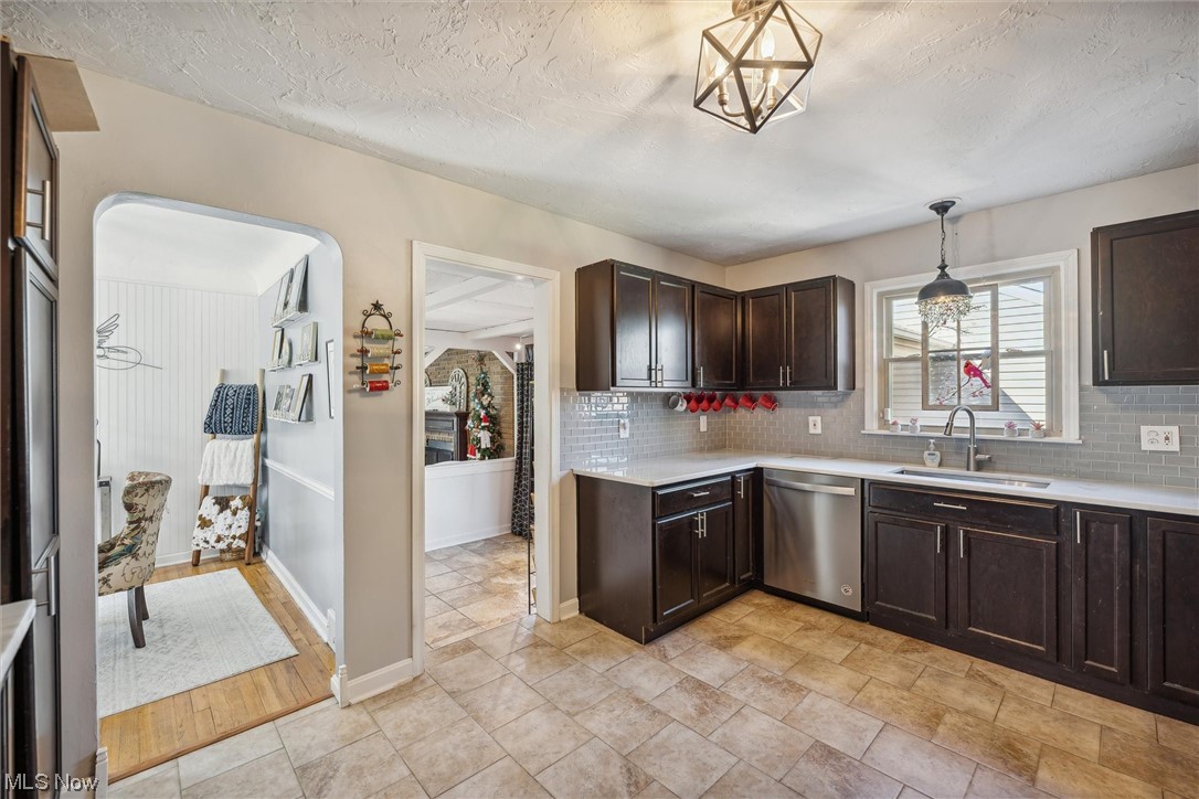 9506 Oakdale Road Parma, OH 44129 - Photo 13 of 25 Gallery Image 13