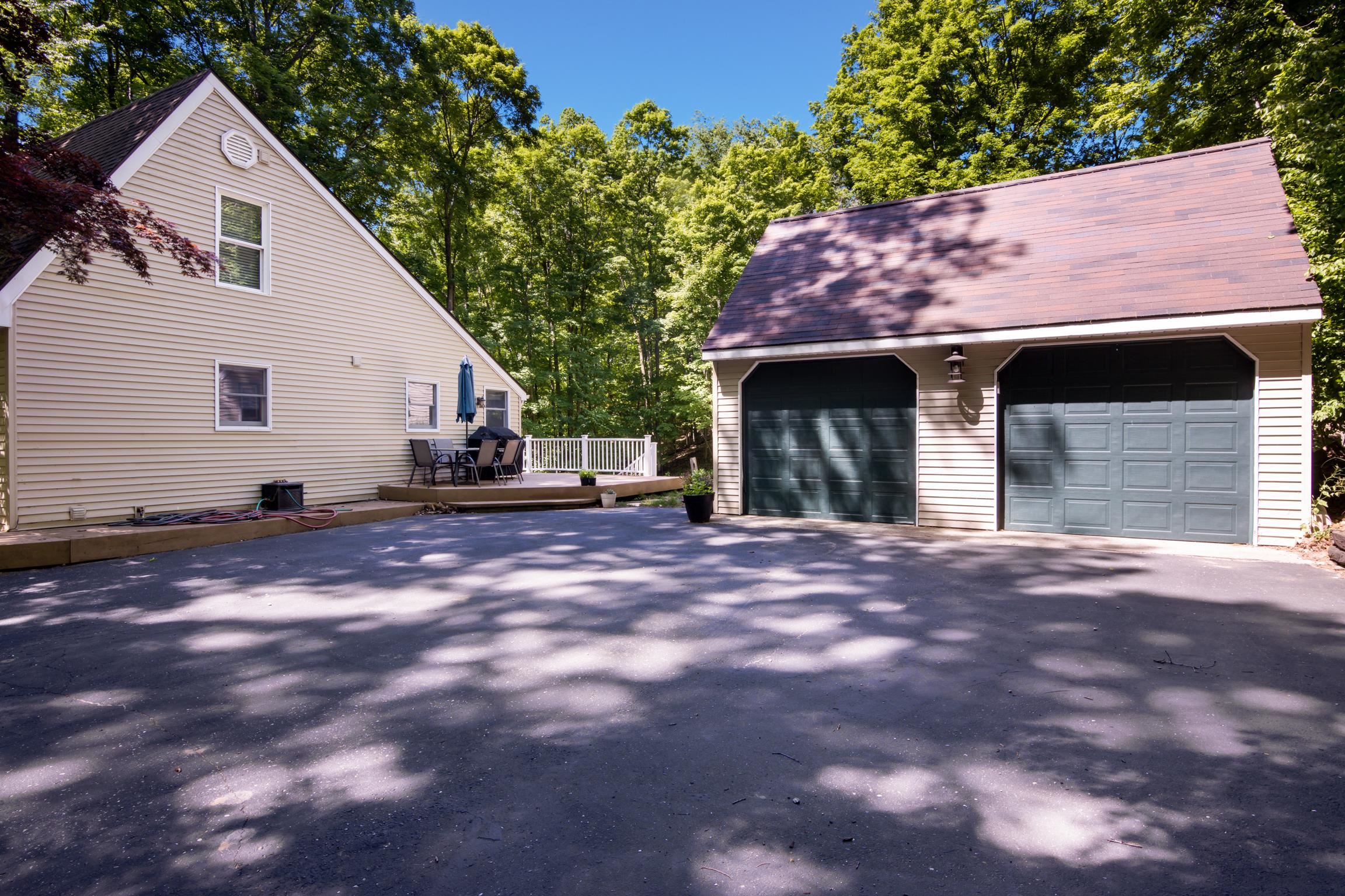 10520 South Dalzell Road Traverse City, MI 49684 - Photo 6 of 32