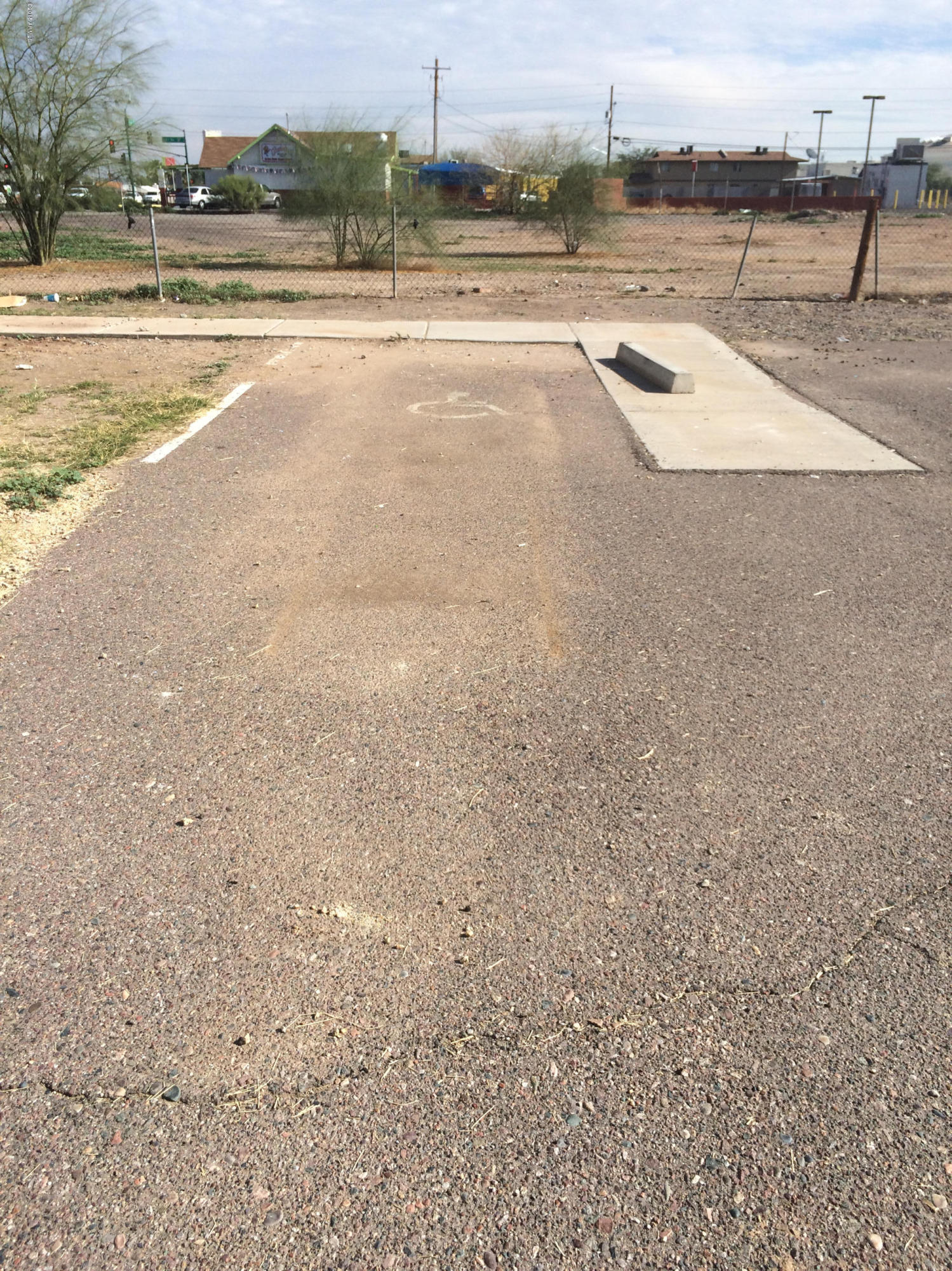 511 East Roeser Road Phoenix, AZ 85040 - Photo 7 of 13 IMG_2939