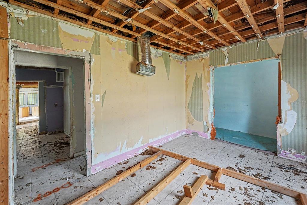 1811 2nd Street Indian Rocks Beach, FL 33785 - Photo 10 of 33 Gallery Image 10