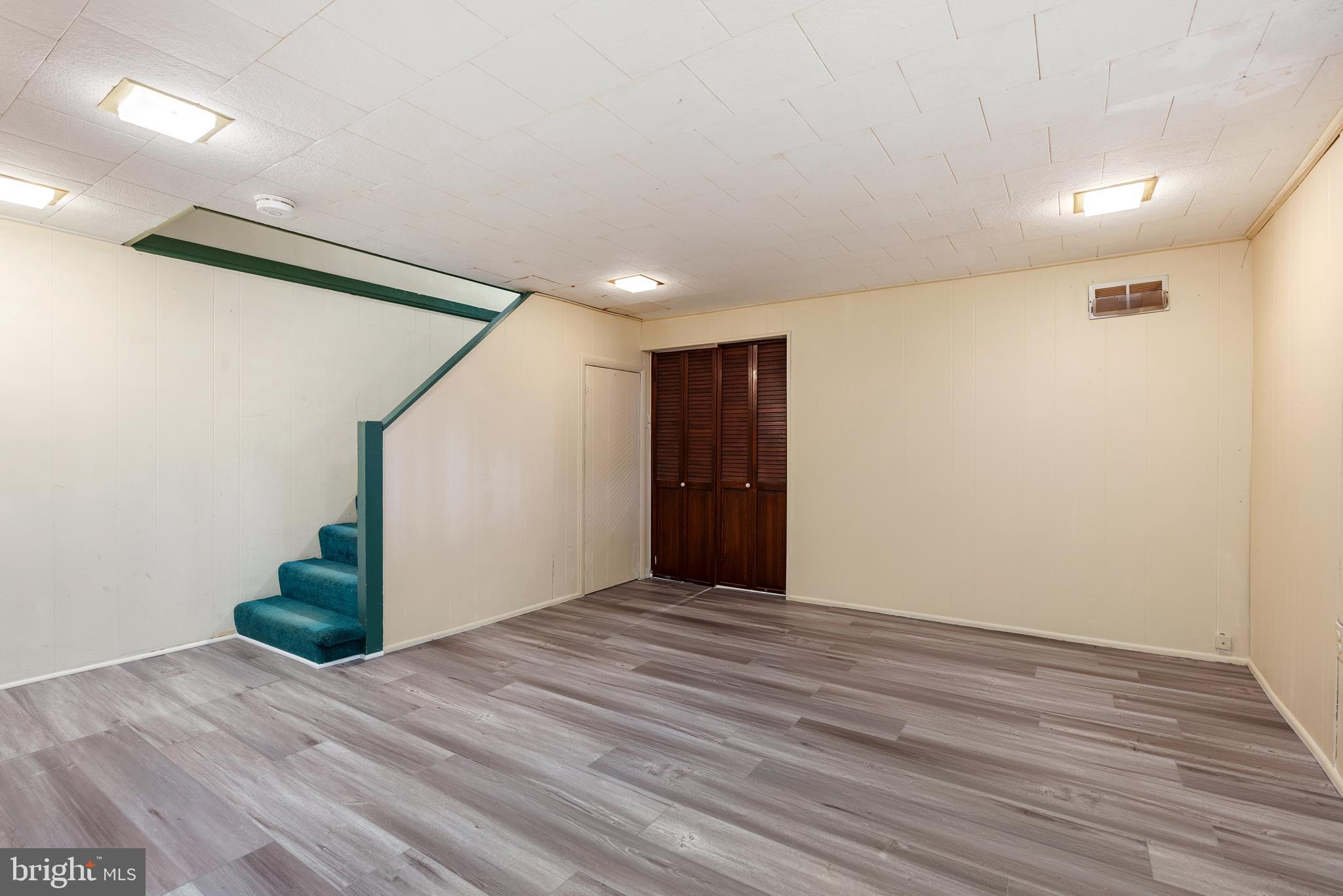 8324 Ridgely Oak Road Parkville, MD 21234 - Photo 26 of 36