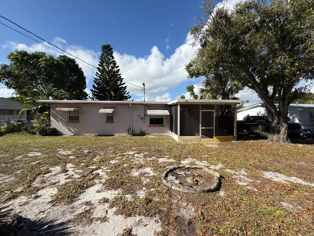 $1,900 | 1601 Northeast Maureen Court, Jensen Beach, FL 34957