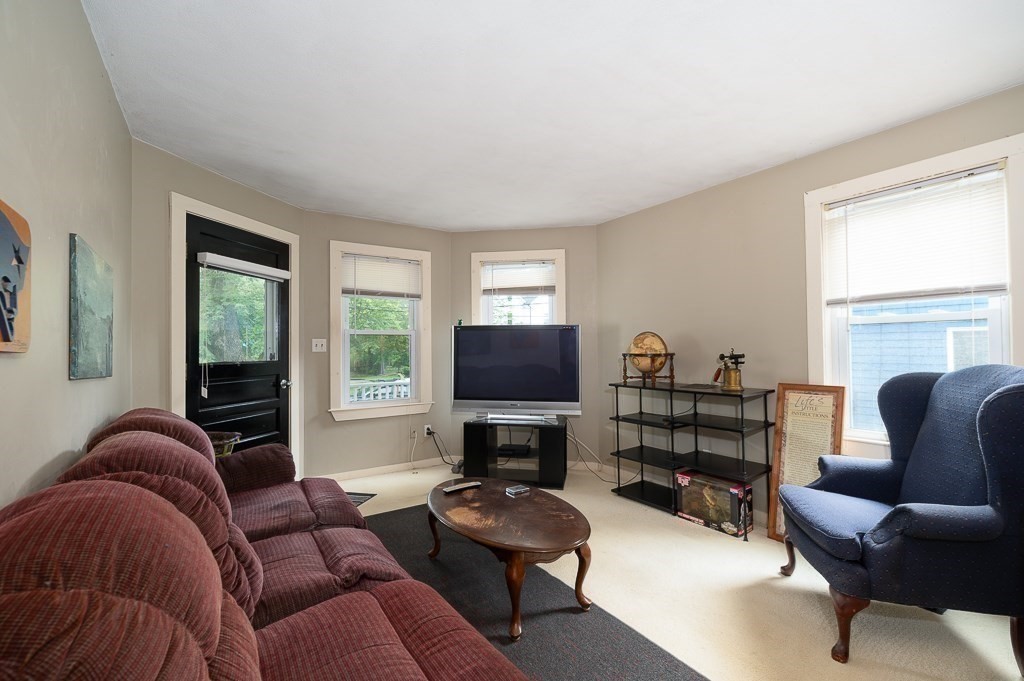 47 Lawrence Street Danvers, MA 01923 - Photo 11 of 31