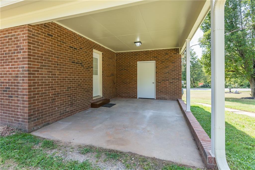 8576 Linville Road Oak Ridge, NC 27310 - Photo 33 of 42