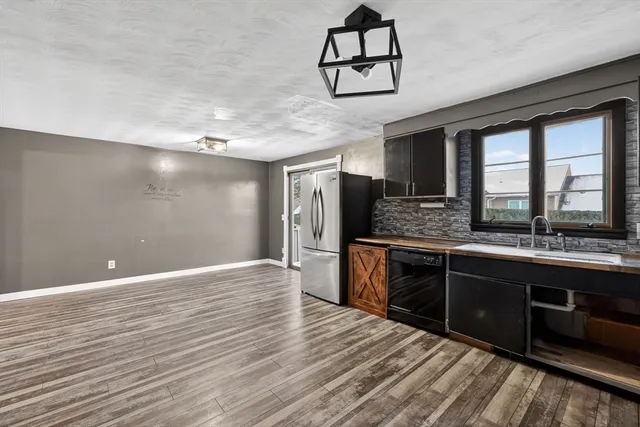 $325,000 | 6 Quincy Street, Ludlow, MA 01056