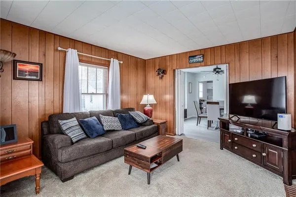 $185,000 | 622 Dunbar Avenue, Excelsior Springs, MO 64024
