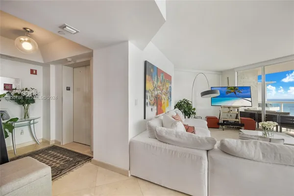 $13,000 | 18671 Collins Avenue, Unit 2702, Sunny Isles Beach, FL 33160