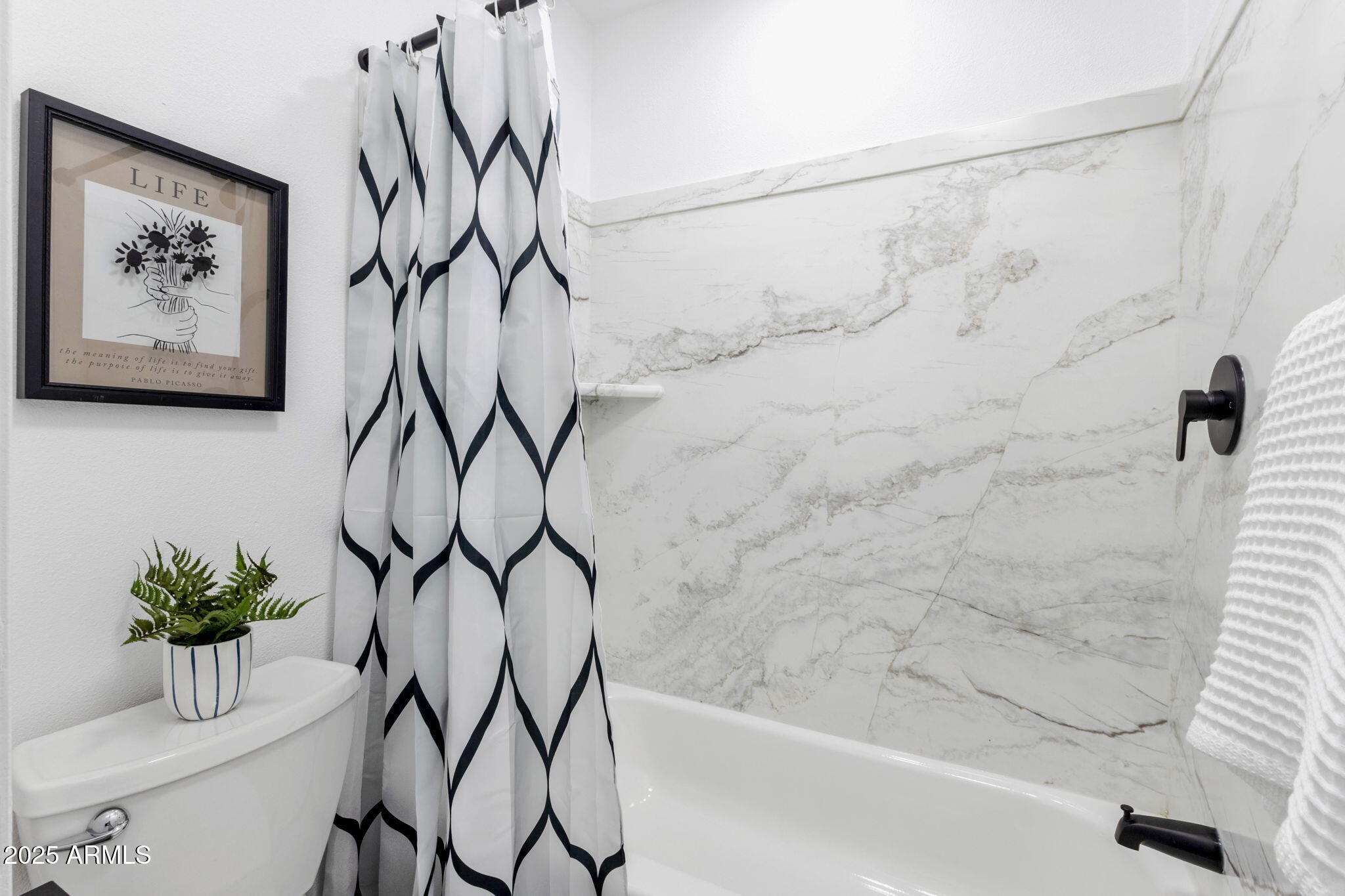 5525 East Thomas Road, Unit M9 Phoenix, AZ 85018 - Photo 11 of 31 Gallery Image 11