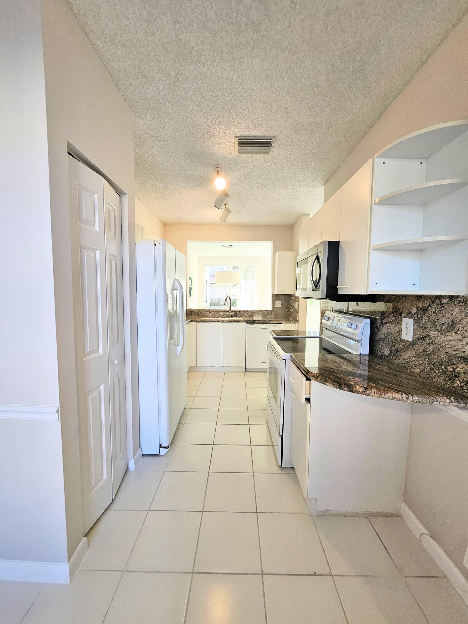 20951 Vía Azalea, Unit 3 Boca Raton, FL 33428 - Photo 5 of 17 20241122_155022-EDIT
