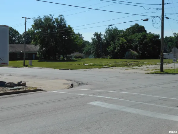 $599,000 | 301 South Johnson Street, Macomb, IL 61455
