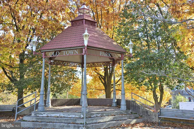 $775,000 | 7918 Long Branch Parkway, Takoma Park, MD 20912