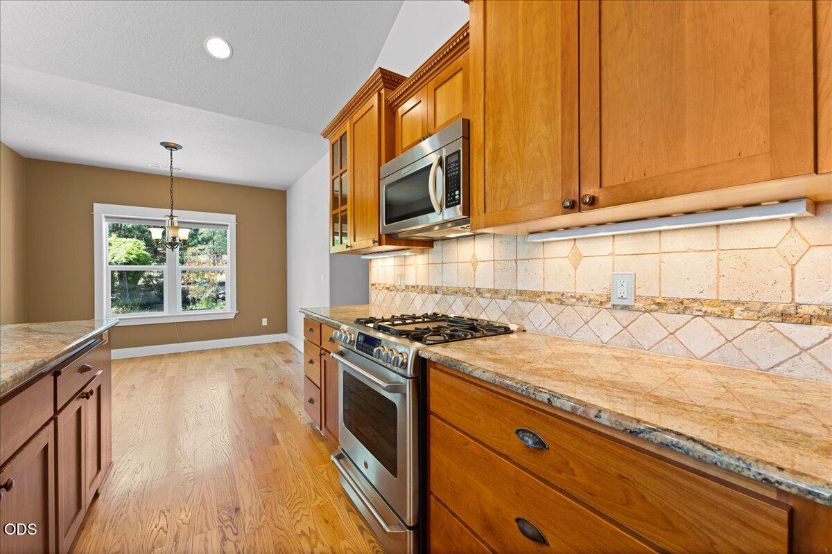 1712 Stevens Road Eagle Point, OR 97524 - Photo 17 of 63