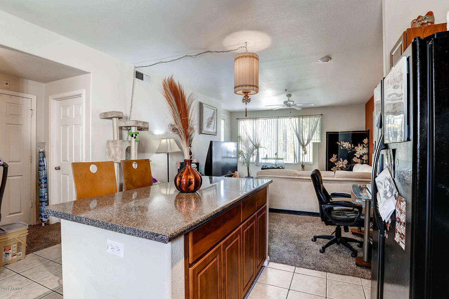 909 East Camelback Road, Unit 2081 Phoenix, AZ 85014 - Photo 11 of 28 909 E Camelback Rd Unit 2081-large-010-1