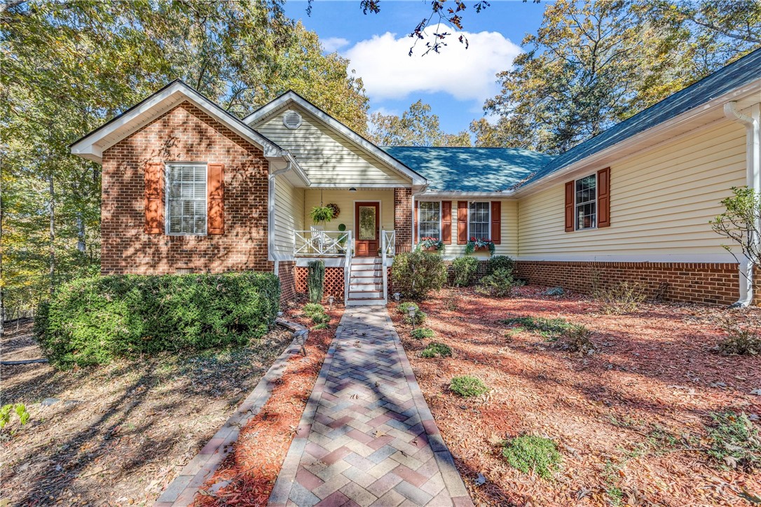 247 Ridgewood Drive Hartwell, GA 30643 - Photo 6 of 49 Gallery Image 6