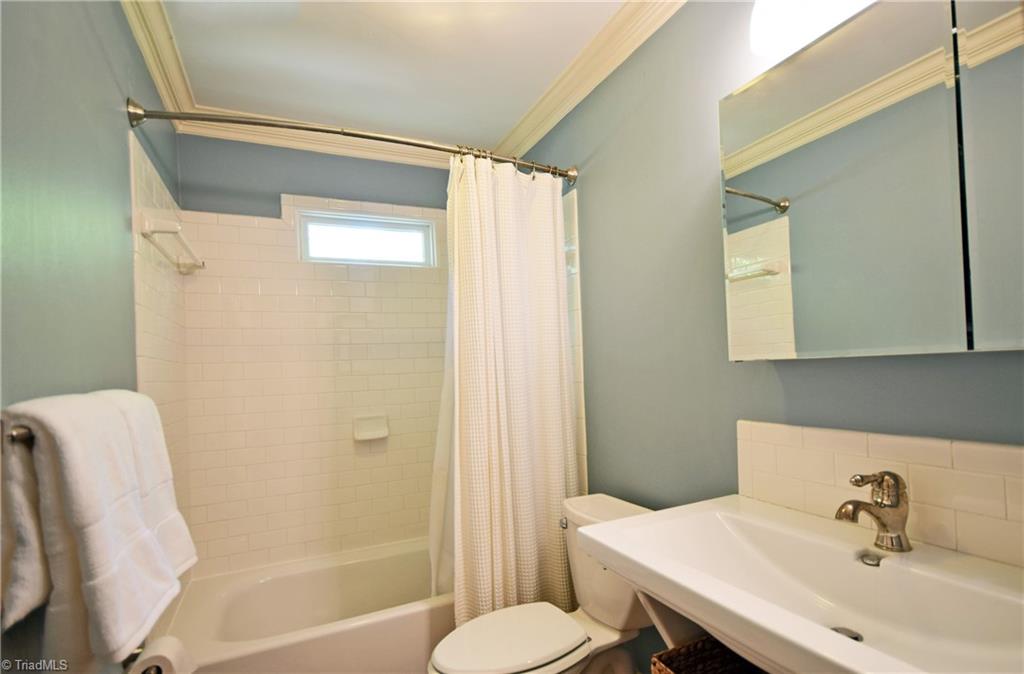 3521 Kirklees Road Winston-Salem, NC 27104 - Photo 11 of 20 Gallery Image 11