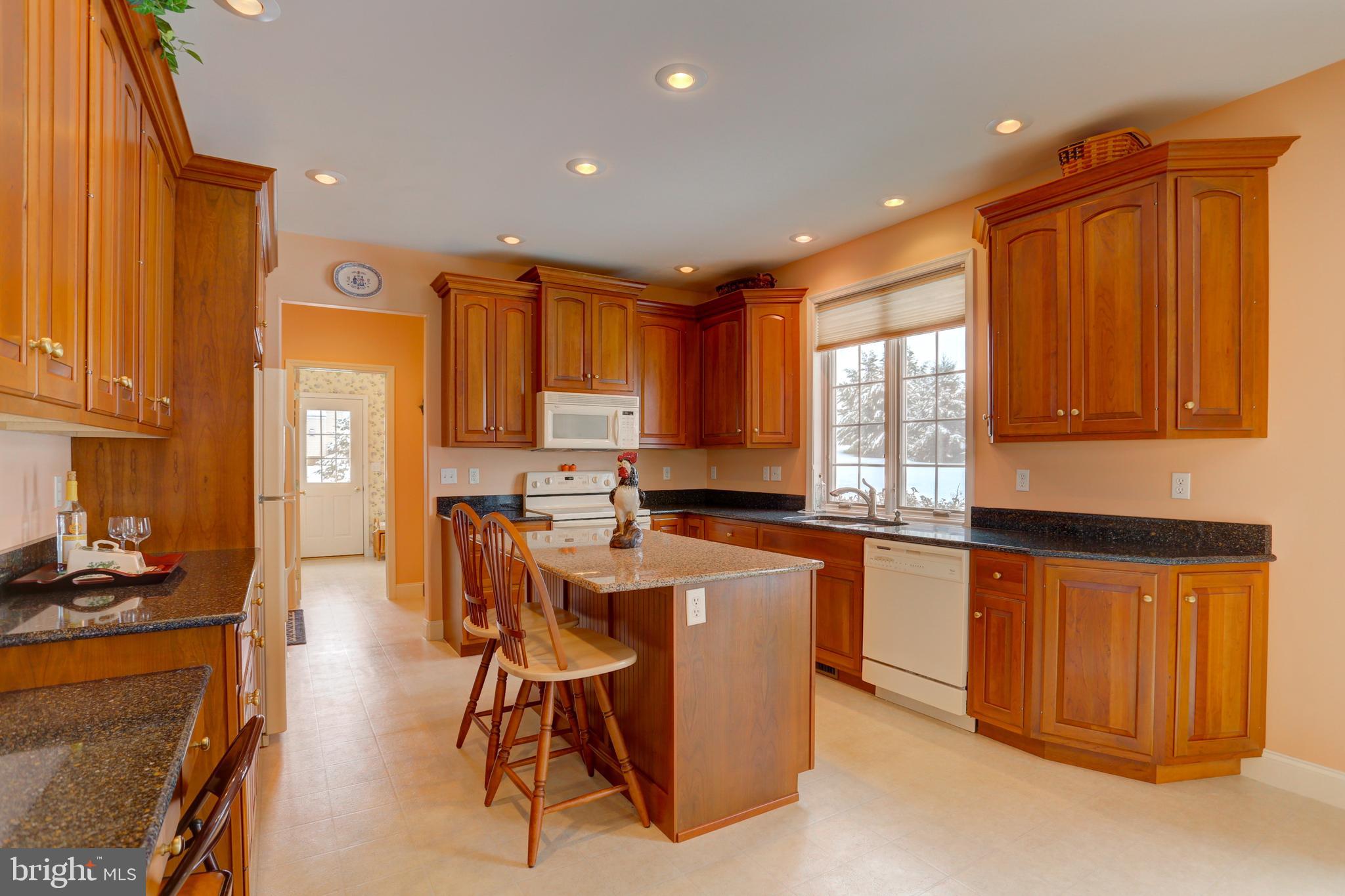 2146 Meadow Ridge Drive Lancaster, PA 17601 - Photo 12 of 48 Kitchen