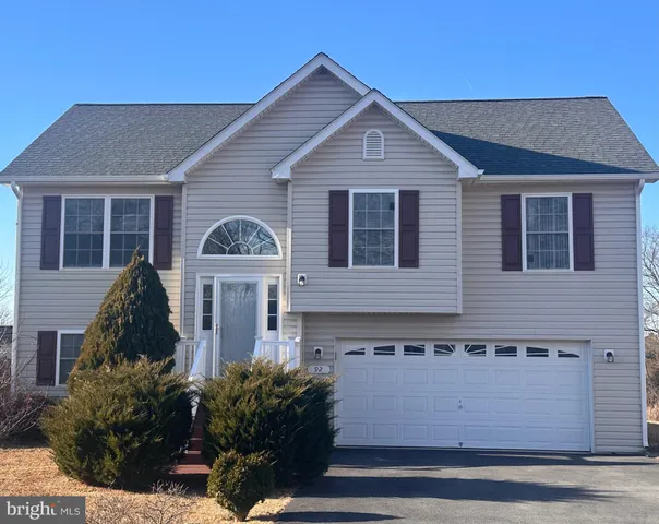 $2,200 | 92 Embassy Court, Martinsburg, WV 25405