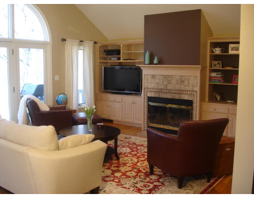 195 Alder Road Westwood, MA 02090 - Photo 2 of 30 Gallery Image 2